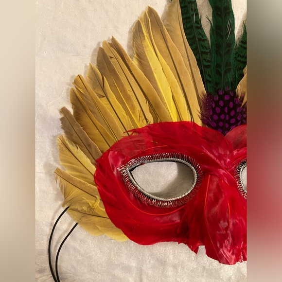 COPY - NWT Feather Mask Mardi Gras Masquerade, COSTUME Party Mask YELLOW & RED - Picture 4 of 5